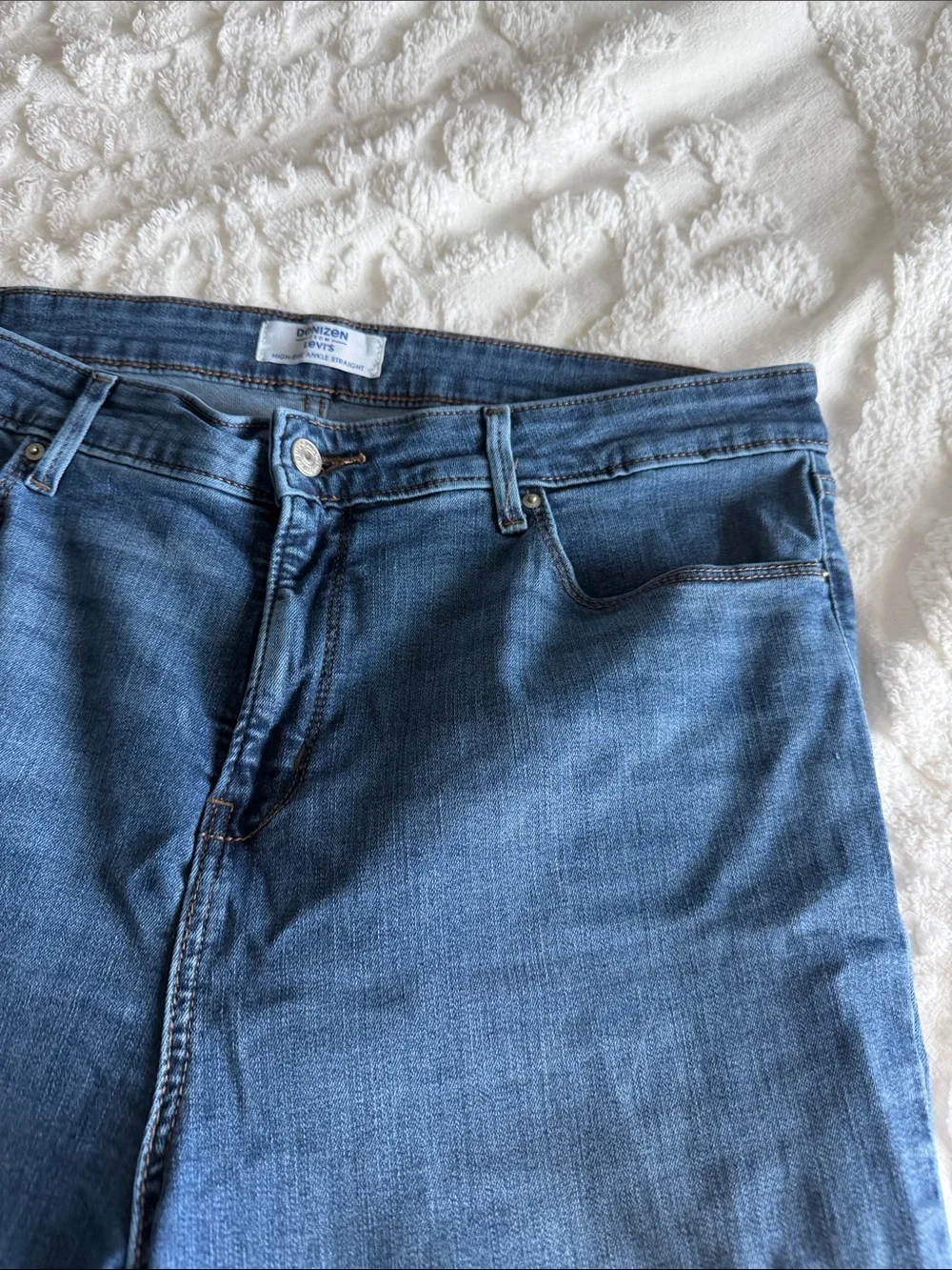 Denizen Levi's Light Blue High-Rise Ankle Straight Jeans. Size 16. Frayed Cuffs.